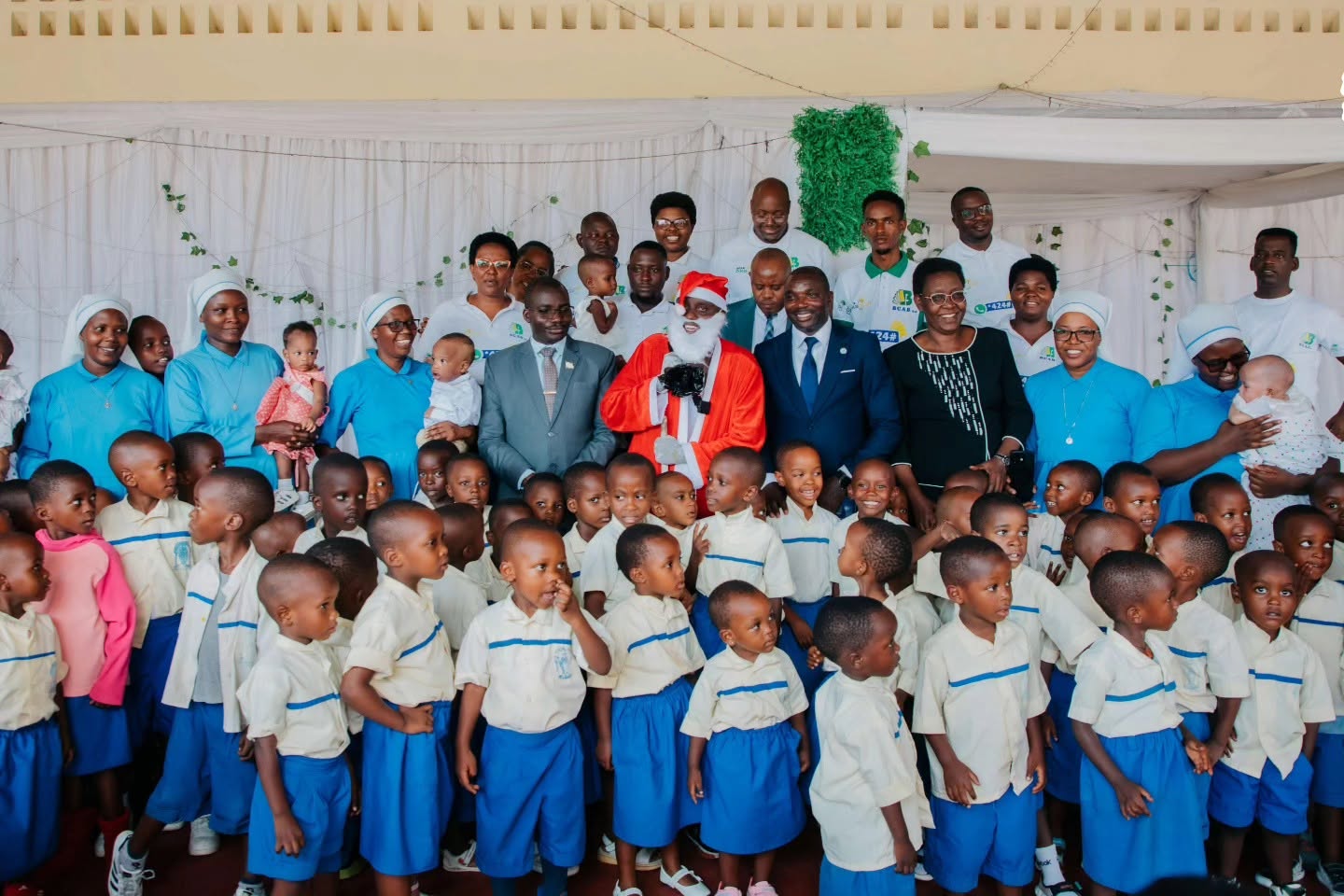 Noël à vos côtés : la BCAB S.A. aux côtés des enfants orphelins